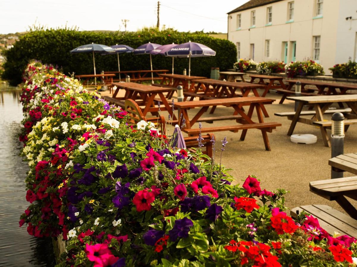 The George Hotel West Bay Exterior photo