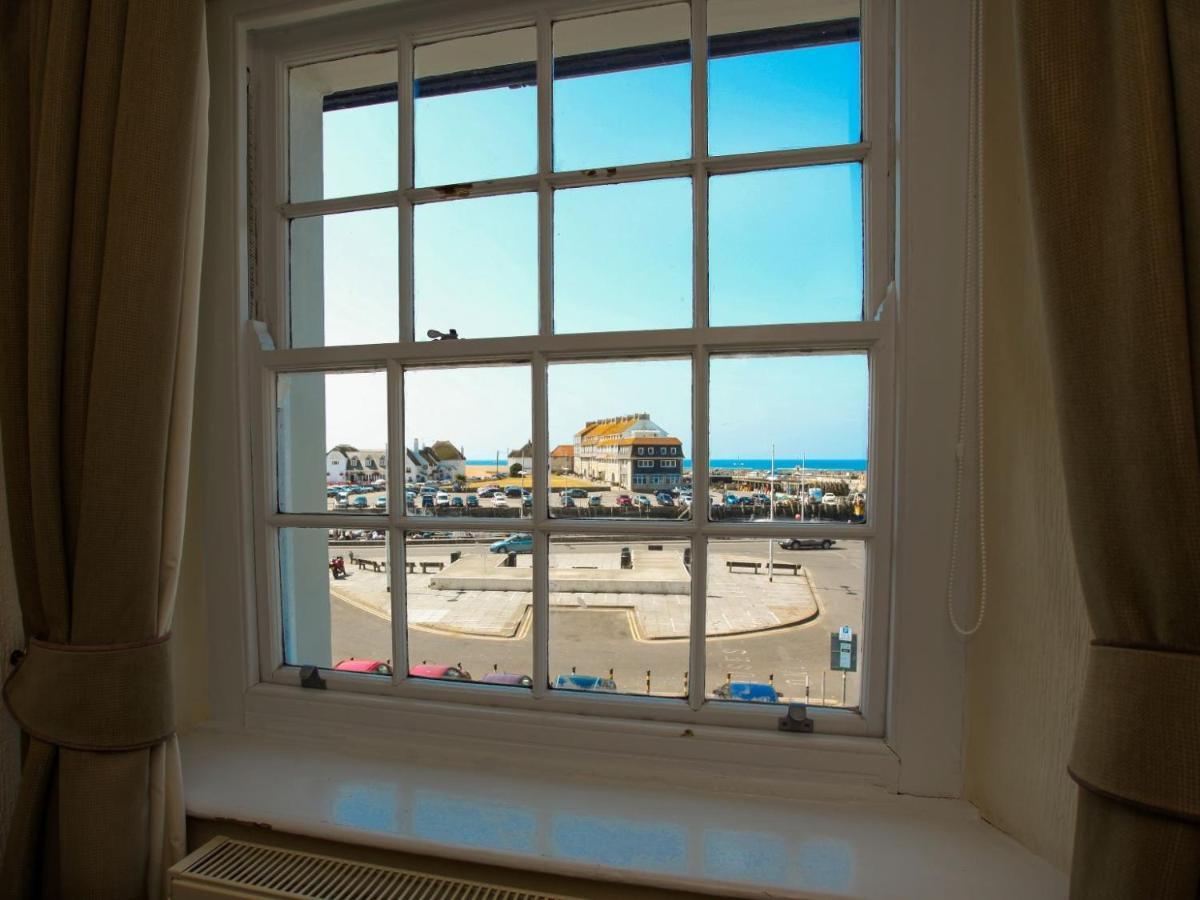 The George Hotel West Bay Exterior photo